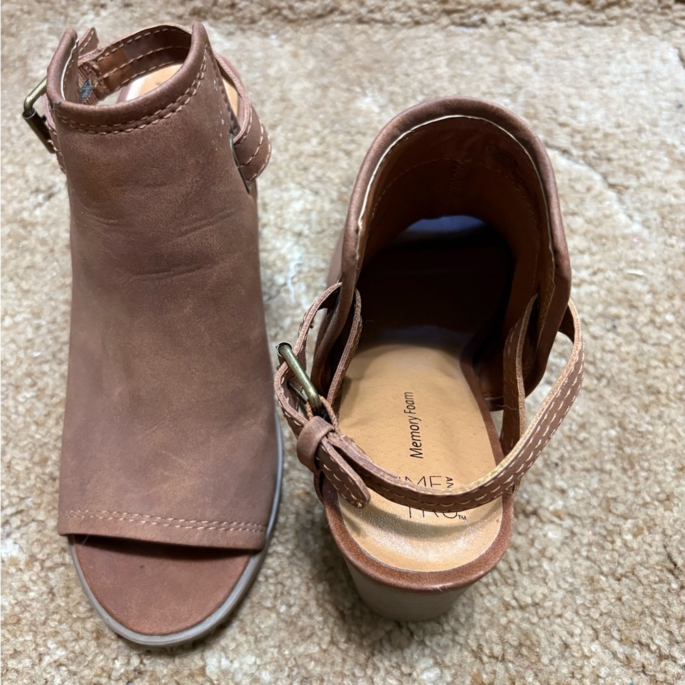 Time and Tru Brown Mules Stylish Clogs